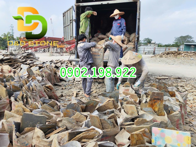 da-roi-tu-nhien-trong-thi-cong-san-vuon-tieu-canh-va-cong-trinh-canh-quan